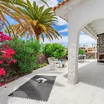 Dom wakacyjny Private House With Ocean View Garden 7min To Bahia Costa Adeje (Tenerife)