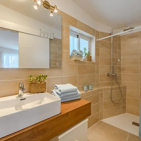 Private House With Ocean View Garden 7min To Bahia * 아데제