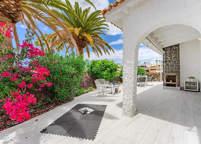 Будинок відпочинку Private House With Ocean View Garden 7min To Bahia Адехе